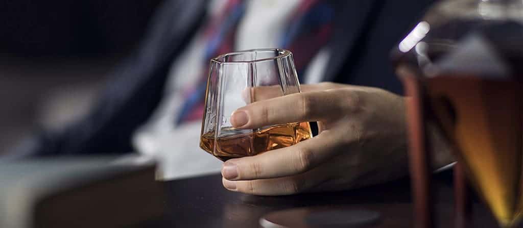 Read more about the article Gifts For Whiskey Lovers
