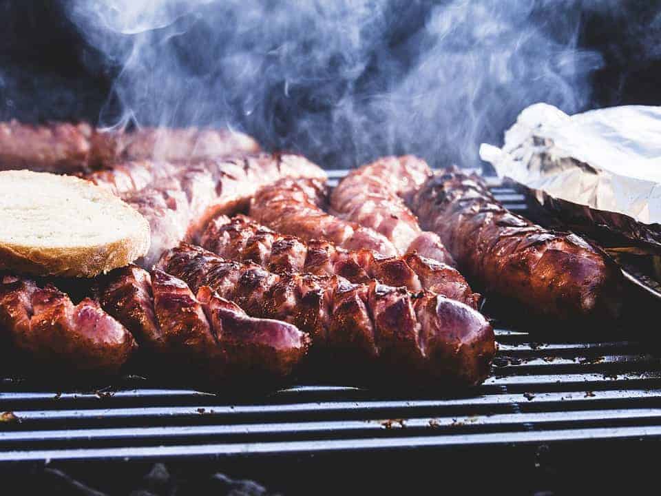 You are currently viewing What is the best way to clean a BarBeQue?