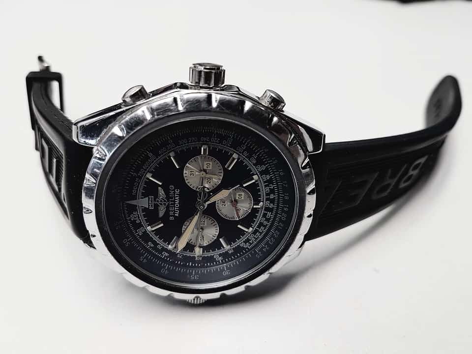 Why should you always opt-in for a good quality branded watch? 2 Watch
