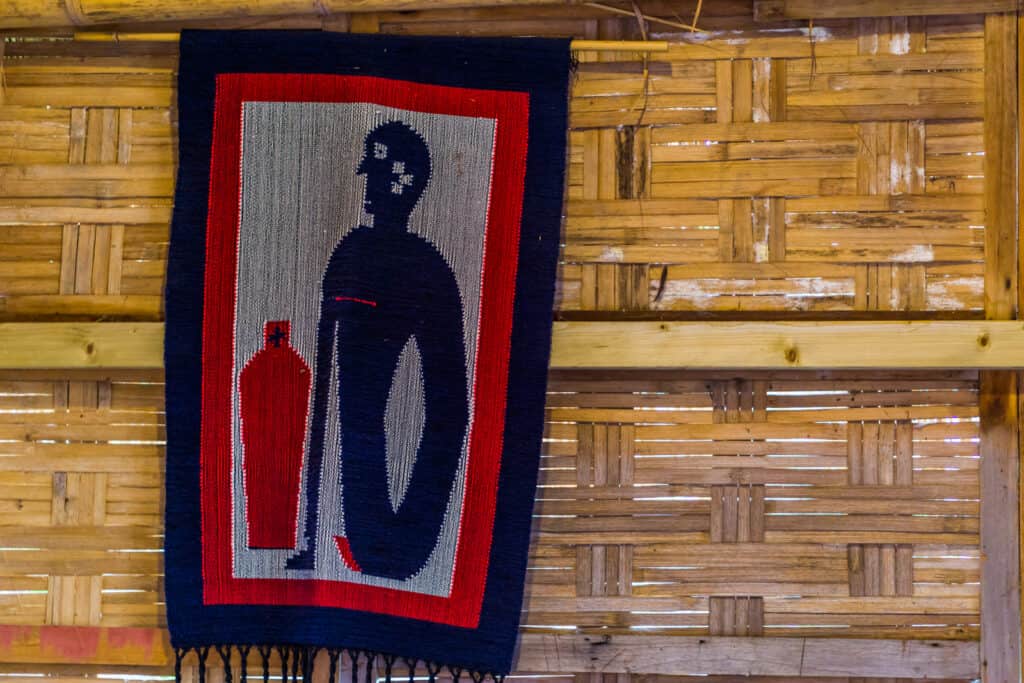 Tips to Purchase Inexpensive Tapestries Online 2 Hand woven carpet