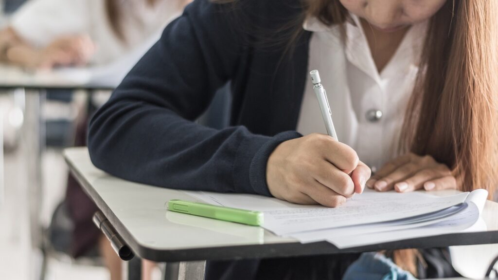 Five Mistakes Students Make in Writing: How to Avoid Them 2 Student Writing