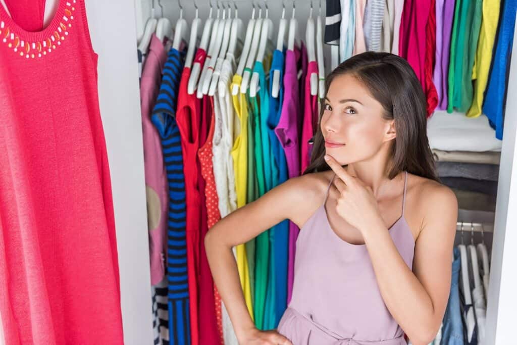 5 Ways To Define Your Personal Style 2 Girl Thinking of Outfit
