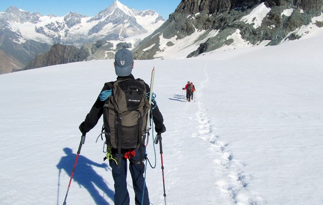 Read more about the article 5 Winter Hiking Tips