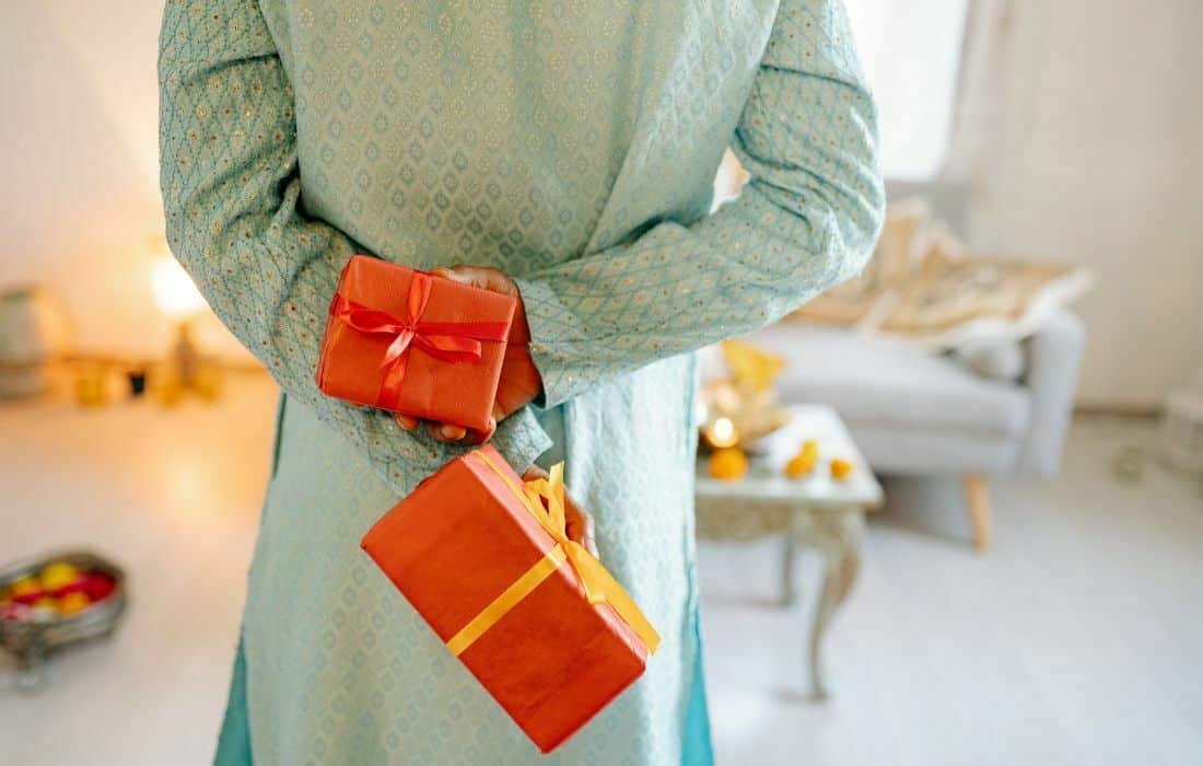 10 GREAT GIFTS TO GIVE TO A MAN IN THE US 2 great gifts