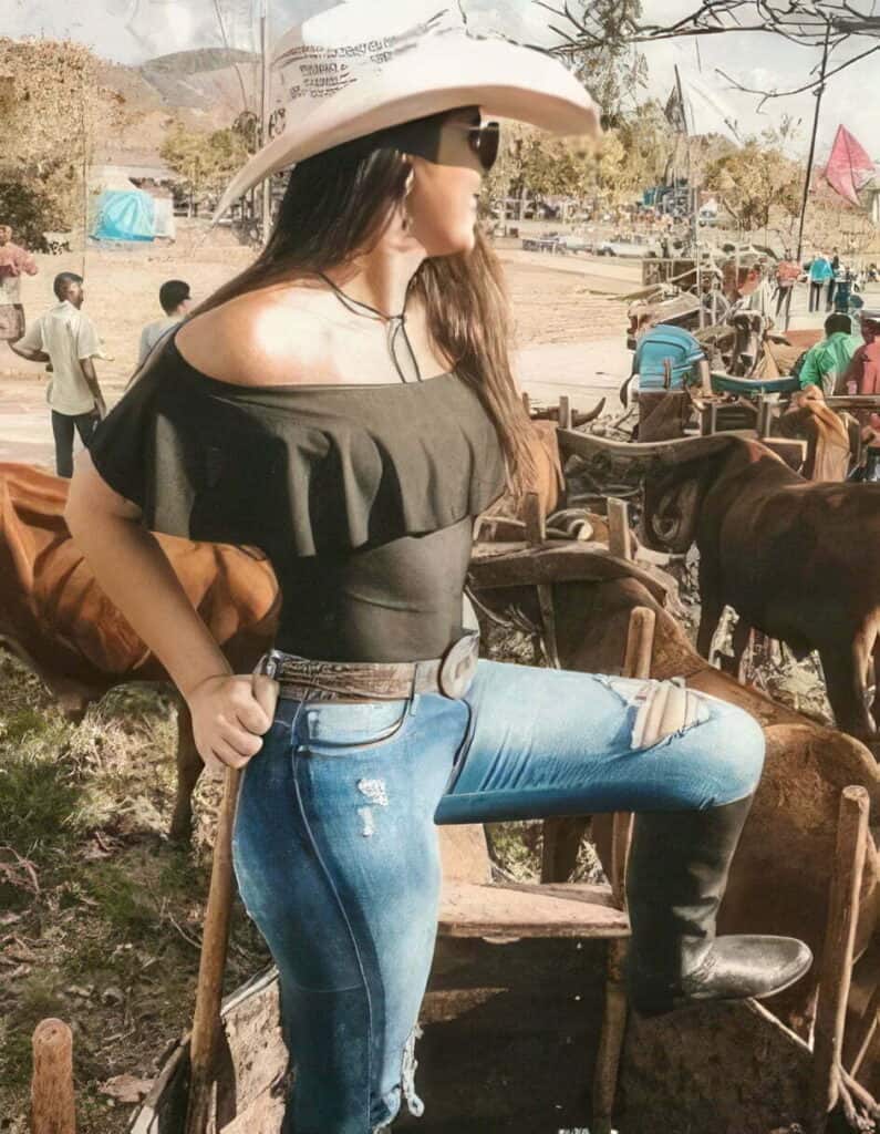 Hot Cowgirl Photos: Capturing The Spirit Of The American West 12 Hot Cowgirl Photos: Capturing The Spirit Of The American West 12