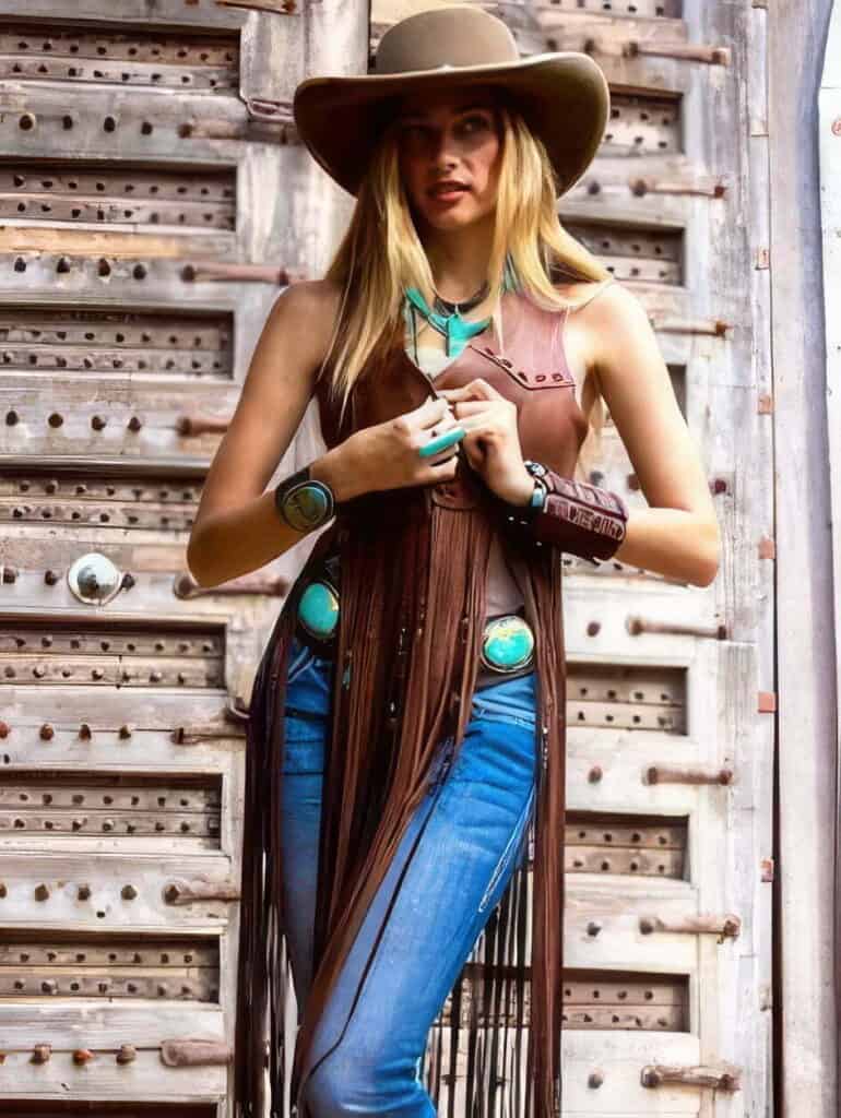 Hot Cowgirl Photos: Capturing The Spirit Of The American West 10 Hot Cowgirl Photos: Capturing The Spirit Of The American West 10