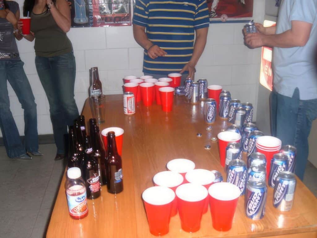 Beer Pong Vs Kings Cup Vs Circle Of Death: Which Game Should You Play? 5 Beer Pong Vs Kings Cup Vs Circle Of Death: Which Game Should You Play? 5